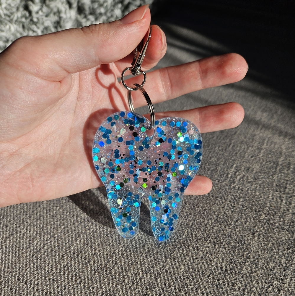 Hamdmade Glow in the dark tooth keychain